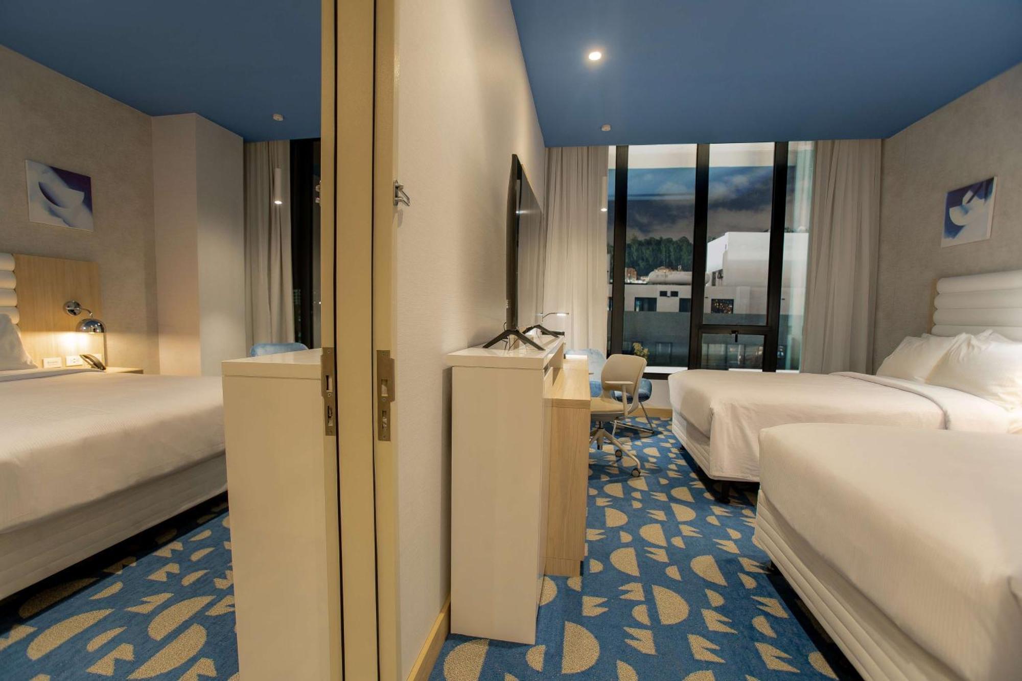 Hotel Hampton By Hilton Quito La Carolina Park Esterno foto