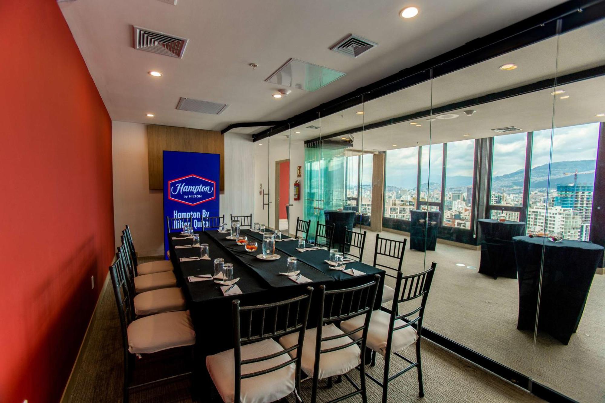 Hotel Hampton By Hilton Quito La Carolina Park Esterno foto