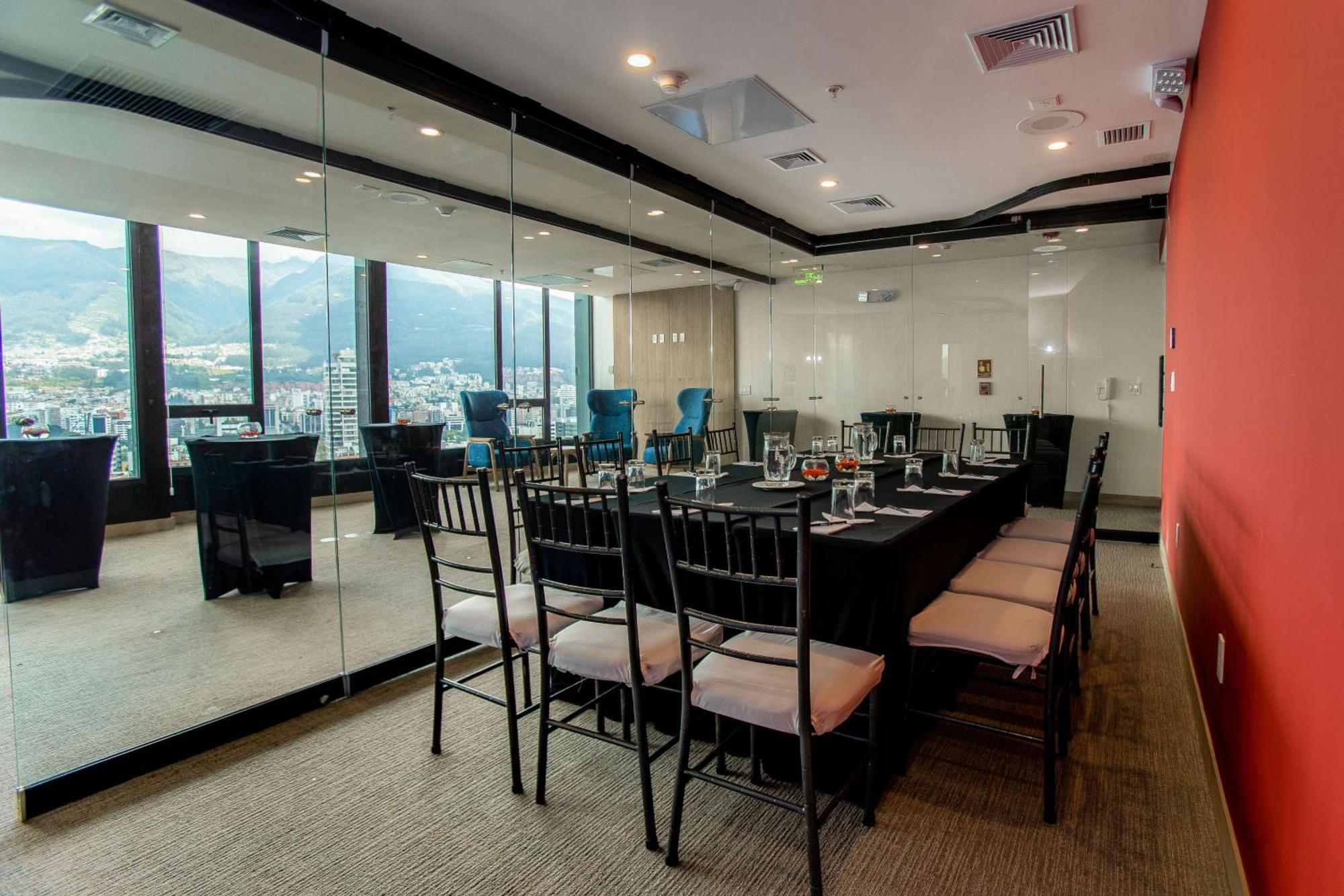 Hotel Hampton By Hilton Quito La Carolina Park Esterno foto