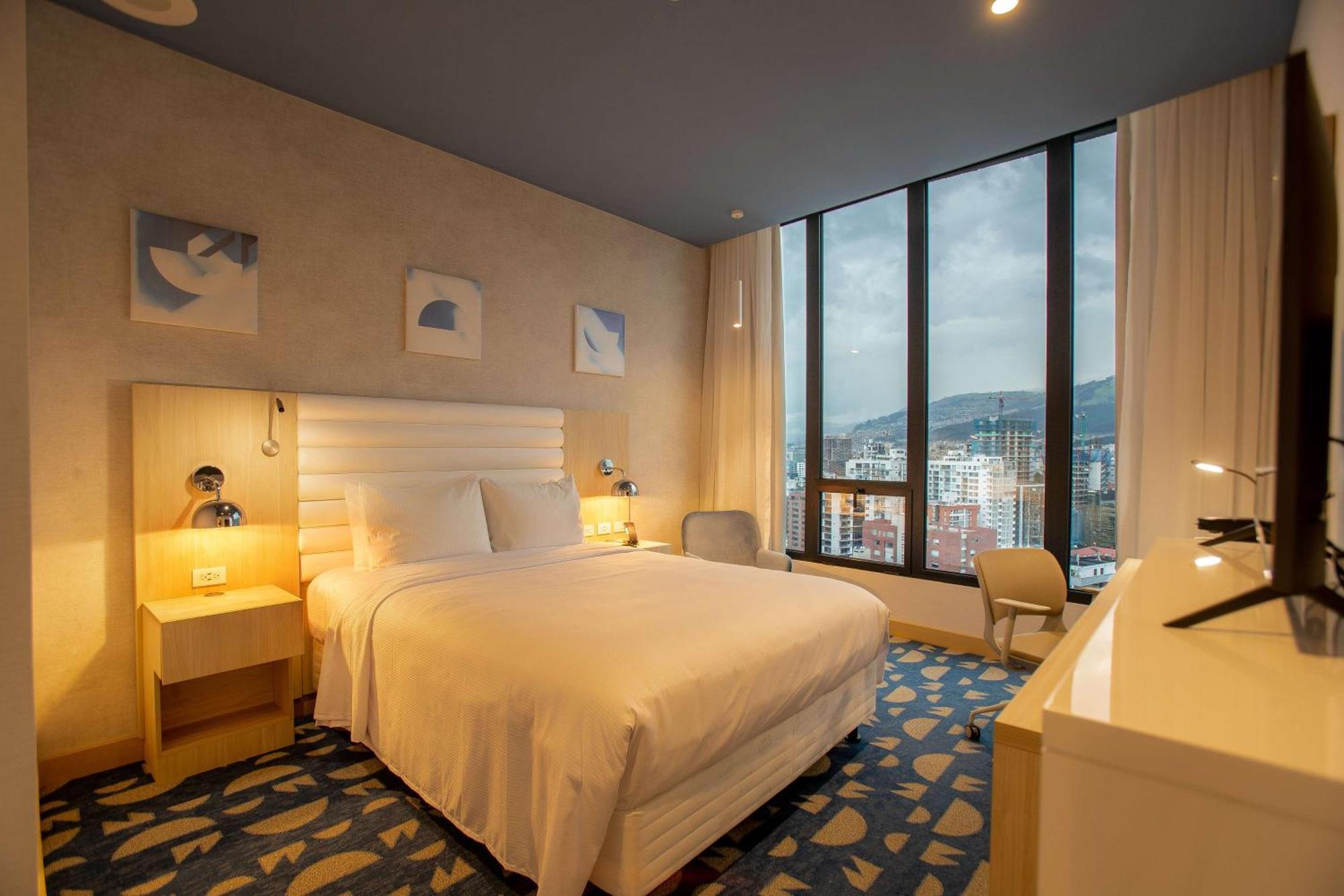 Hotel Hampton By Hilton Quito La Carolina Park Esterno foto