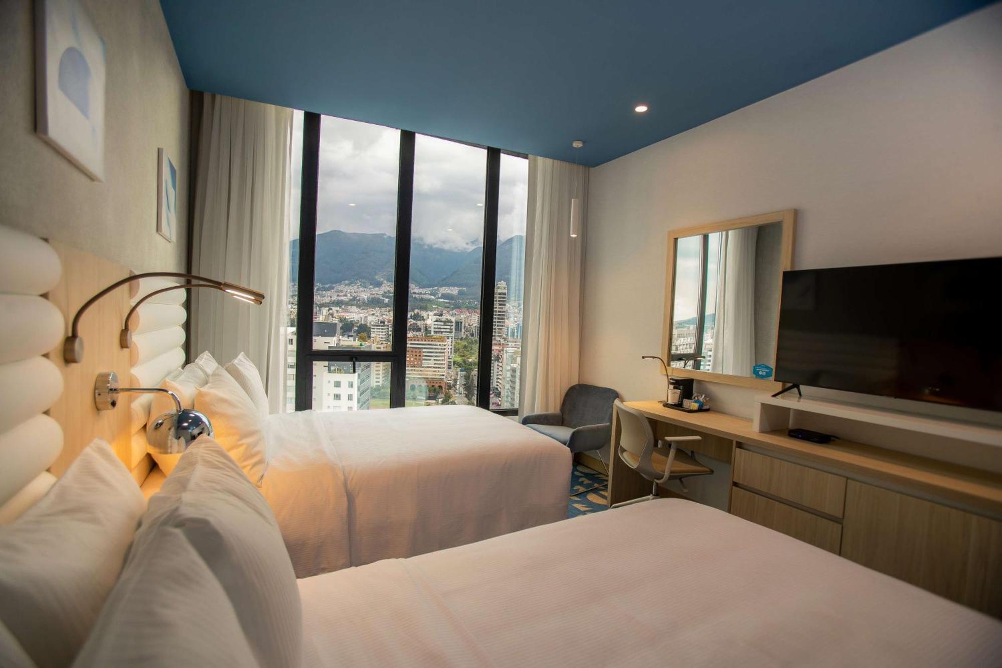 Hotel Hampton By Hilton Quito La Carolina Park Esterno foto