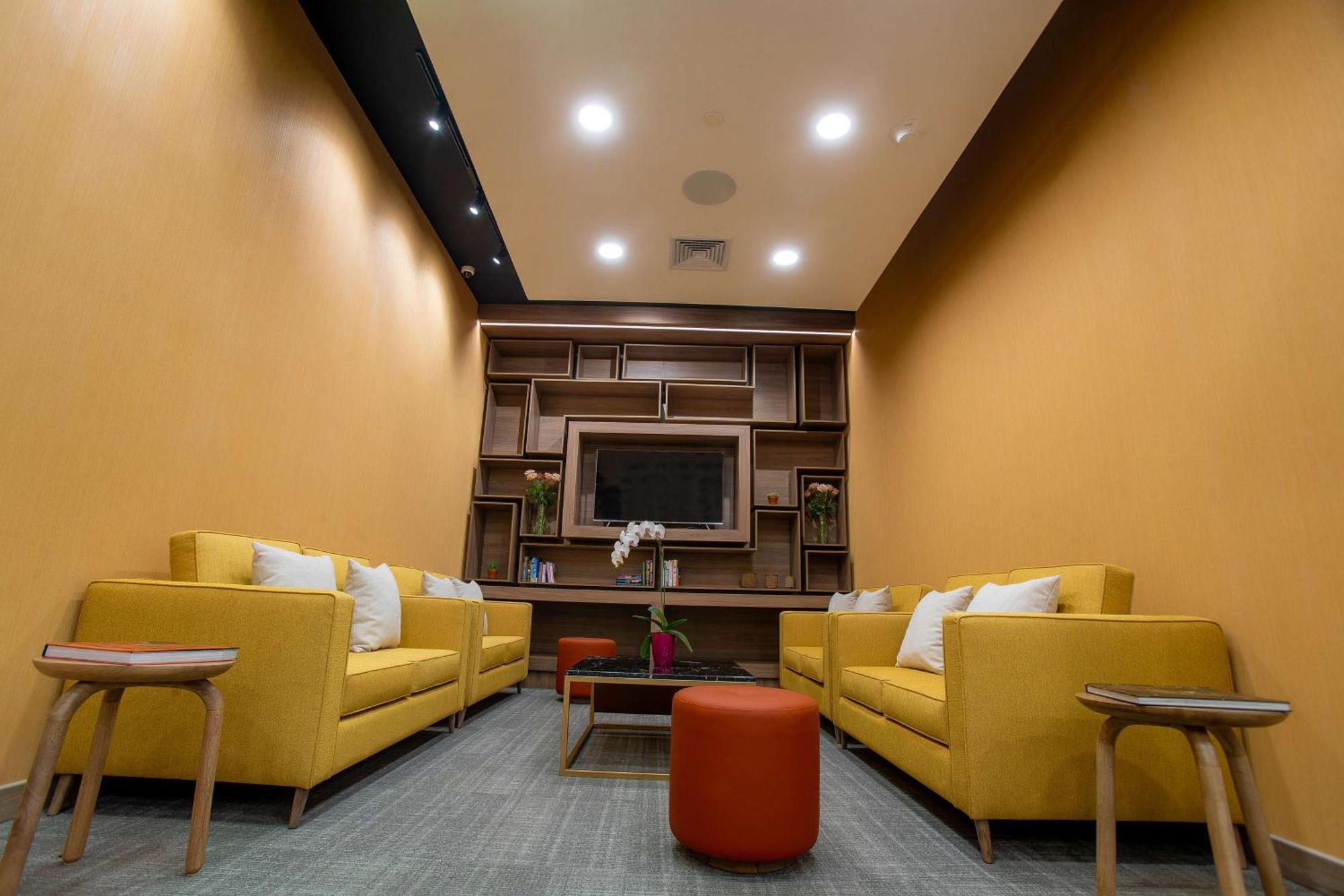Hotel Hampton By Hilton Quito La Carolina Park Esterno foto
