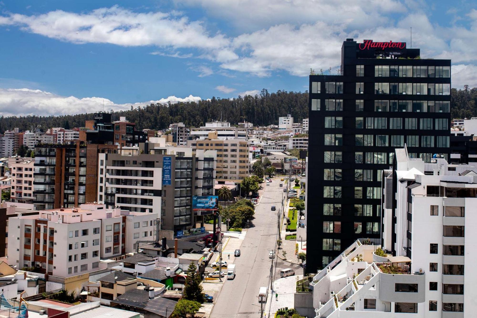 Hotel Hampton By Hilton Quito La Carolina Park Esterno foto